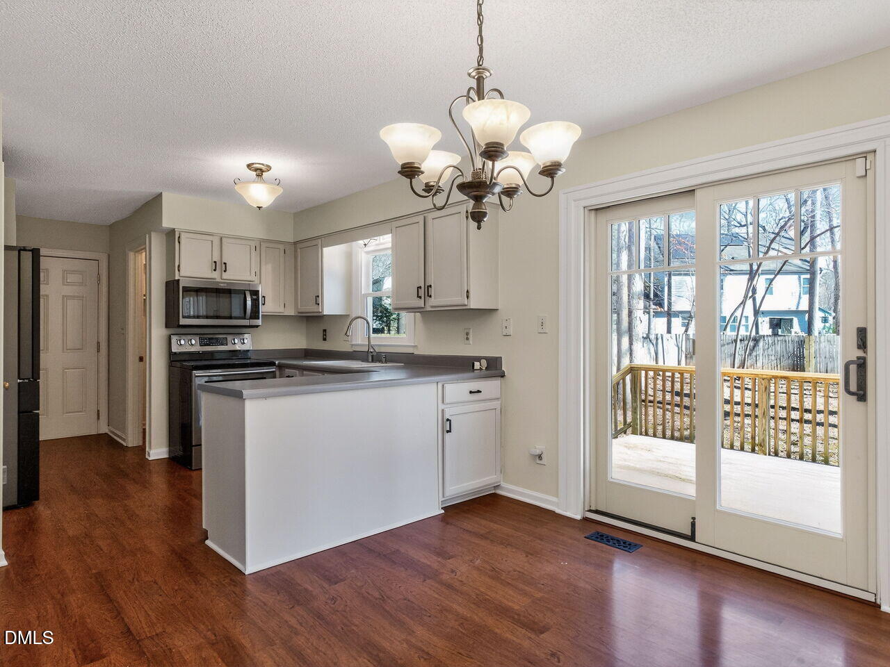 9404 Dominion Boulevard Raleigh, NC 27617 - Photo 11 of 30 011-1280x960-dining-kitchen