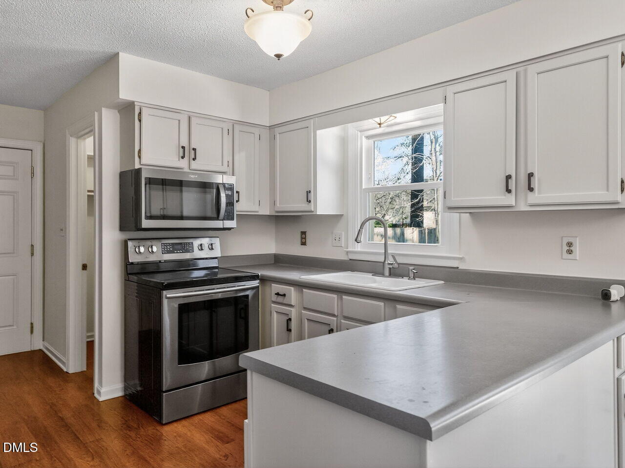 9404 Dominion Boulevard Raleigh, NC 27617 - Photo 12 of 30 012-1280x960-kitchen