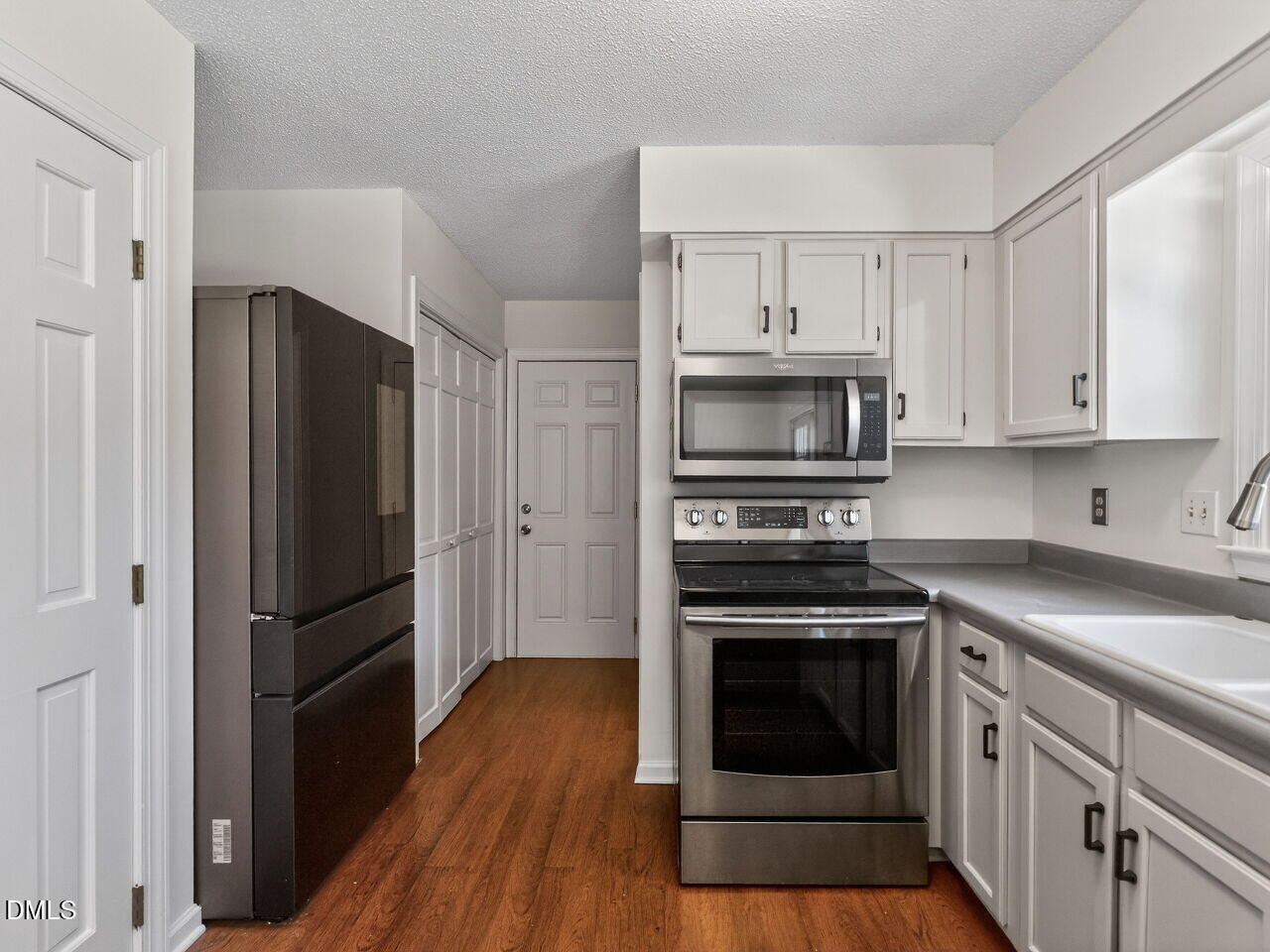 9404 Dominion Boulevard Raleigh, NC 27617 - Photo 15 of 30 015-1280x960-kitchen