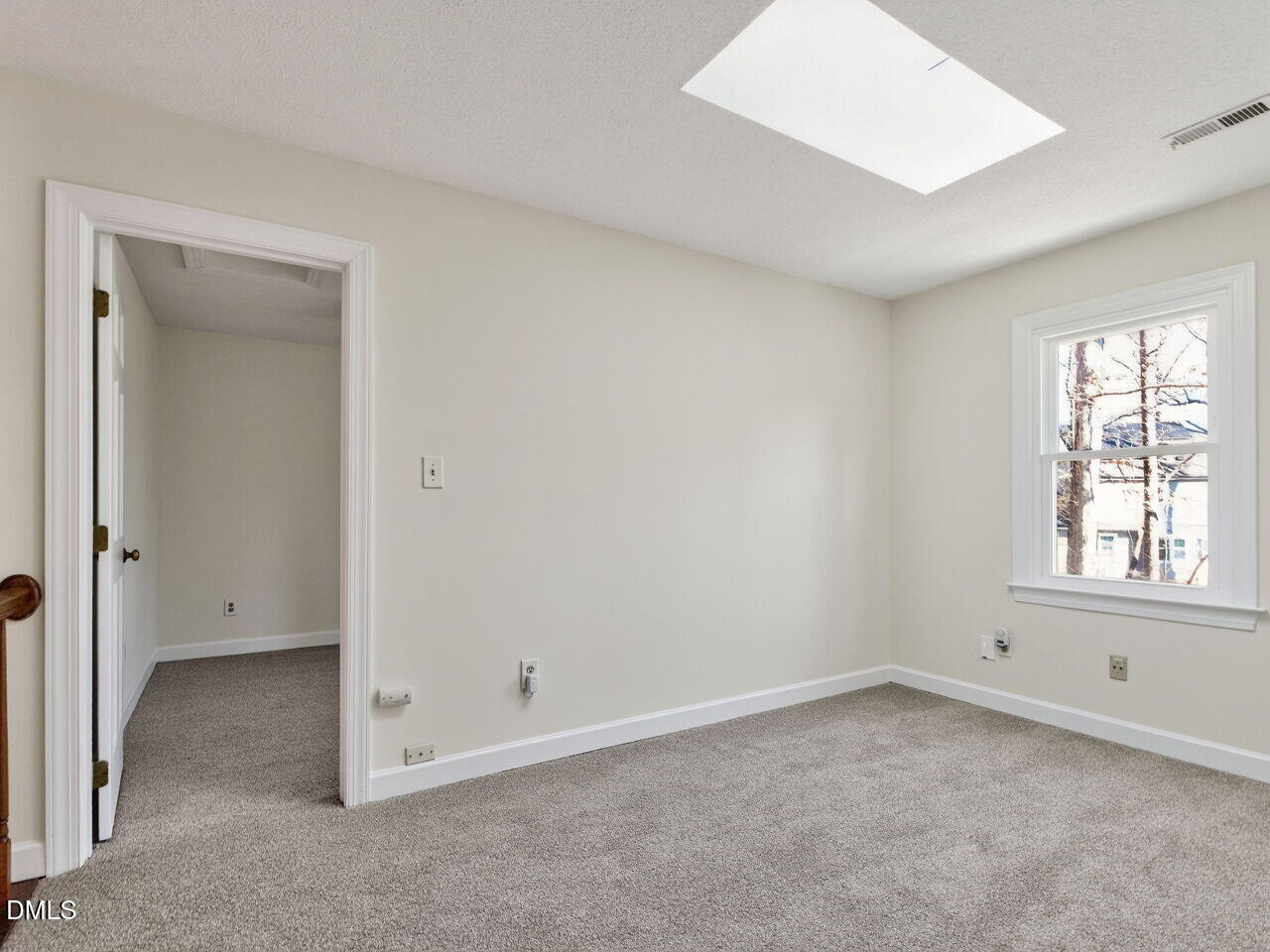 9404 Dominion Boulevard Raleigh, NC 27617 - Photo 21 of 30 021-1280x960-upper-landing