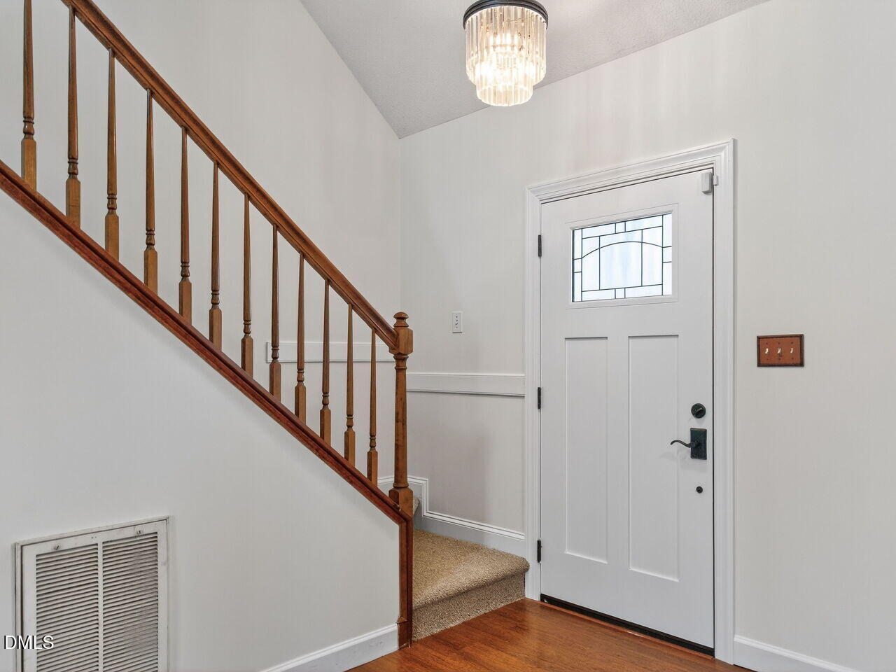 9404 Dominion Boulevard Raleigh, NC 27617 - Photo 4 of 30 004-1280x960-foyer