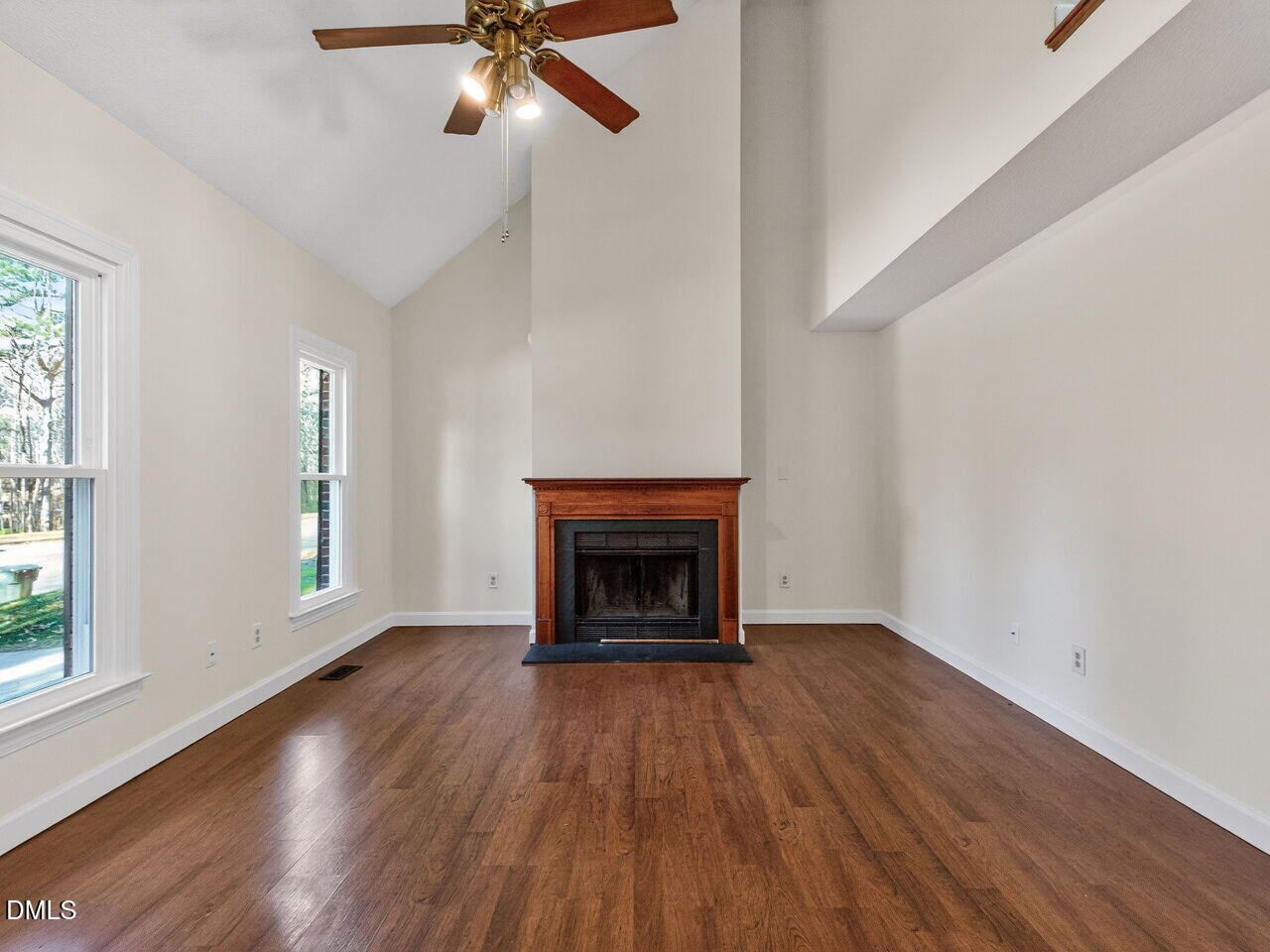 9404 Dominion Boulevard Raleigh, NC 27617 - Photo 6 of 30 006-1280x960-family-room