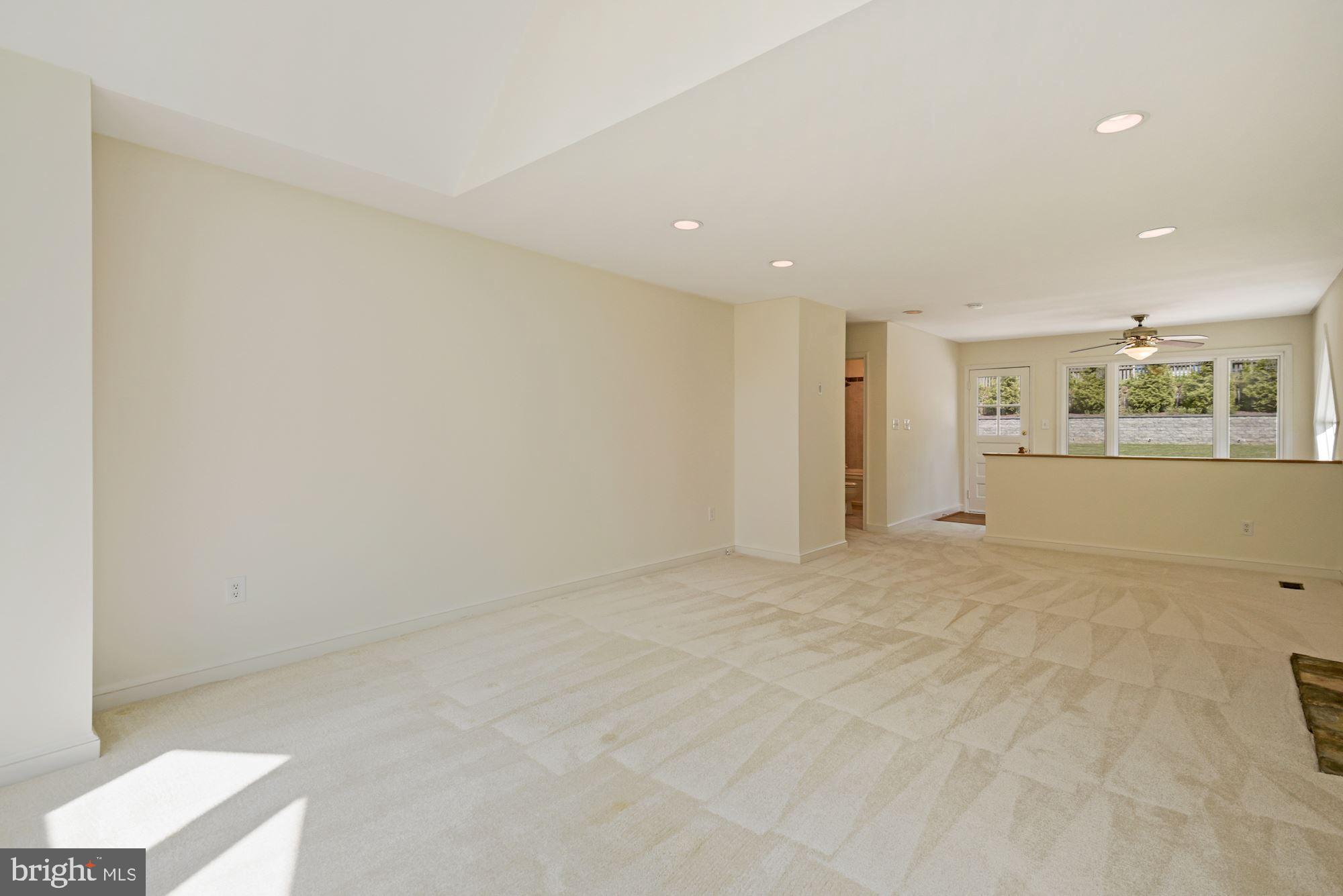 6318 Walhonding Road Bethesda, MD 20816 - Photo 20 of 37 Living Room