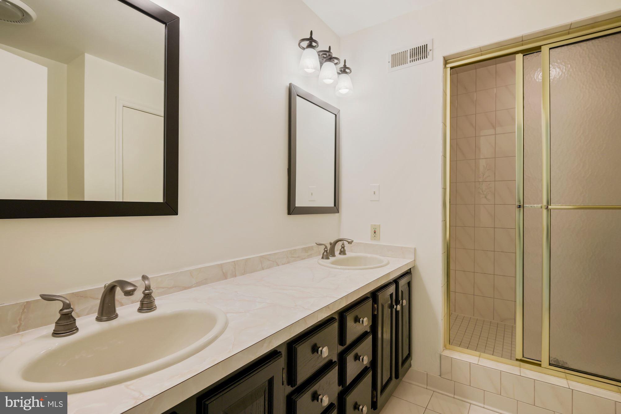 6318 Walhonding Road Bethesda, MD 20816 - Photo 29 of 37 Dual Vanities