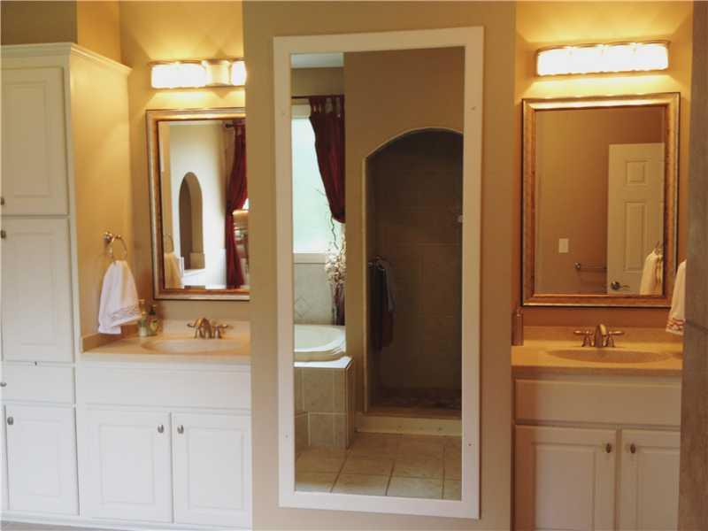 10115 Cumberland Road Fishers, IN 46037 - Photo 10 of 20 Gallery Image 10