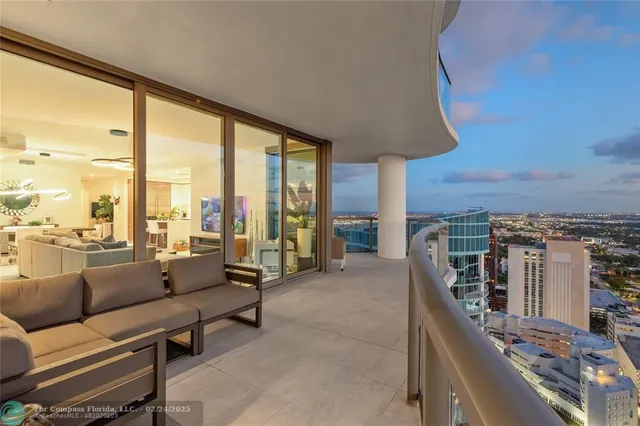 $13,800 | 100 East Las Olas Boulevard, Unit 4504, Fort Lauderdale, FL 33301