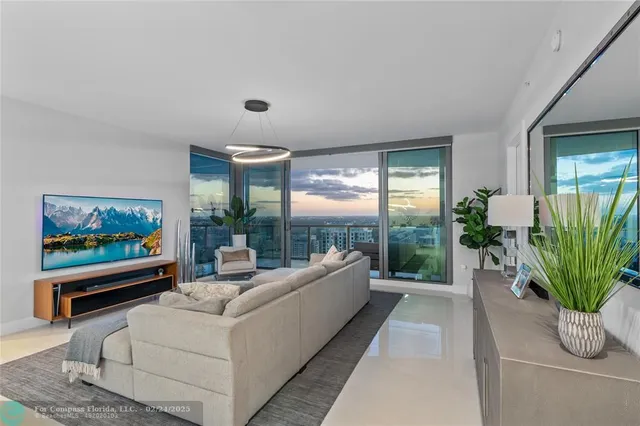 $13,800 | 100 East Las Olas Boulevard, Unit 4504, Fort Lauderdale, FL 33301