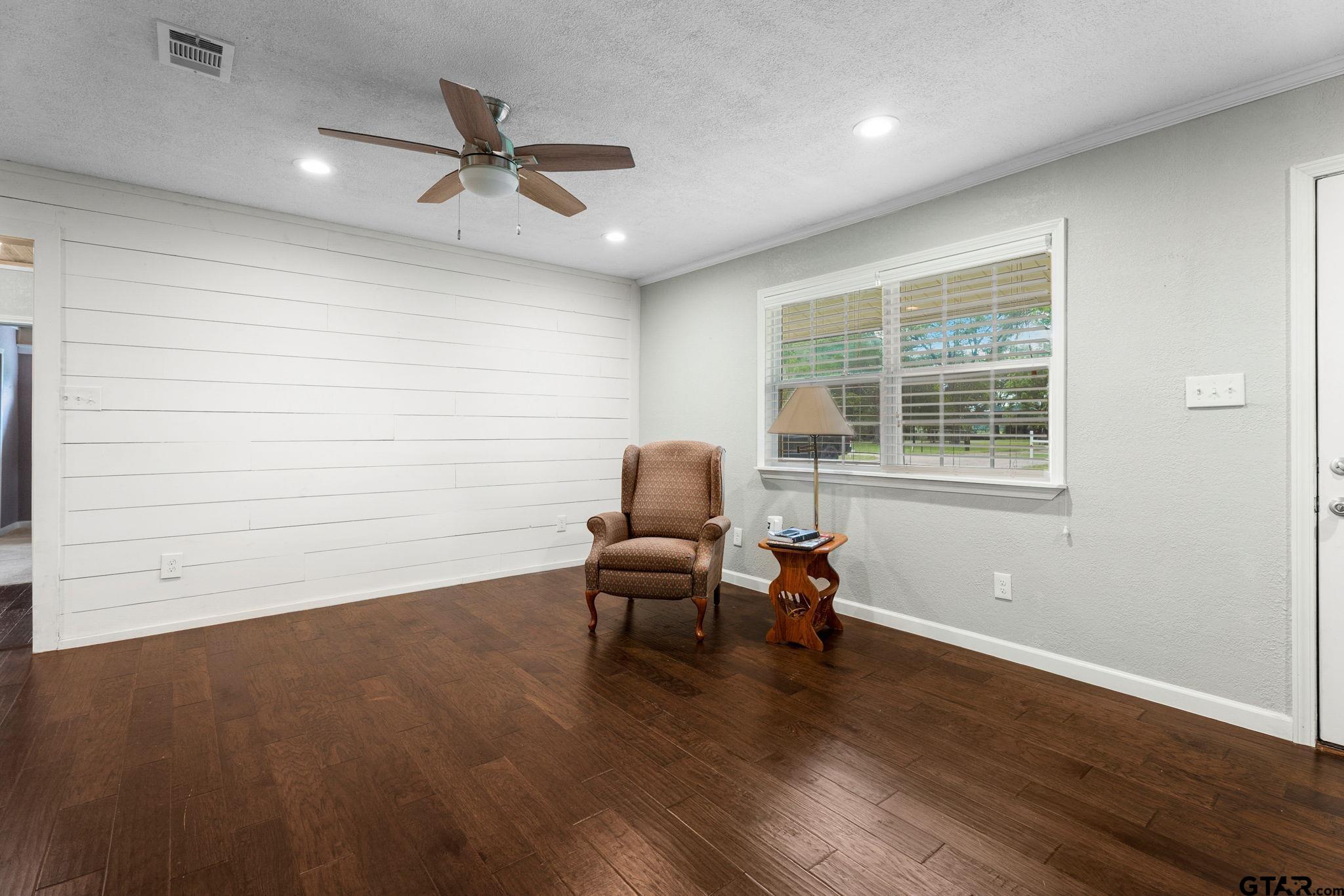 6091 Mockingbird Lane Murchison, TX 75778 - Photo 6 of 33 a living room with furniture and a window