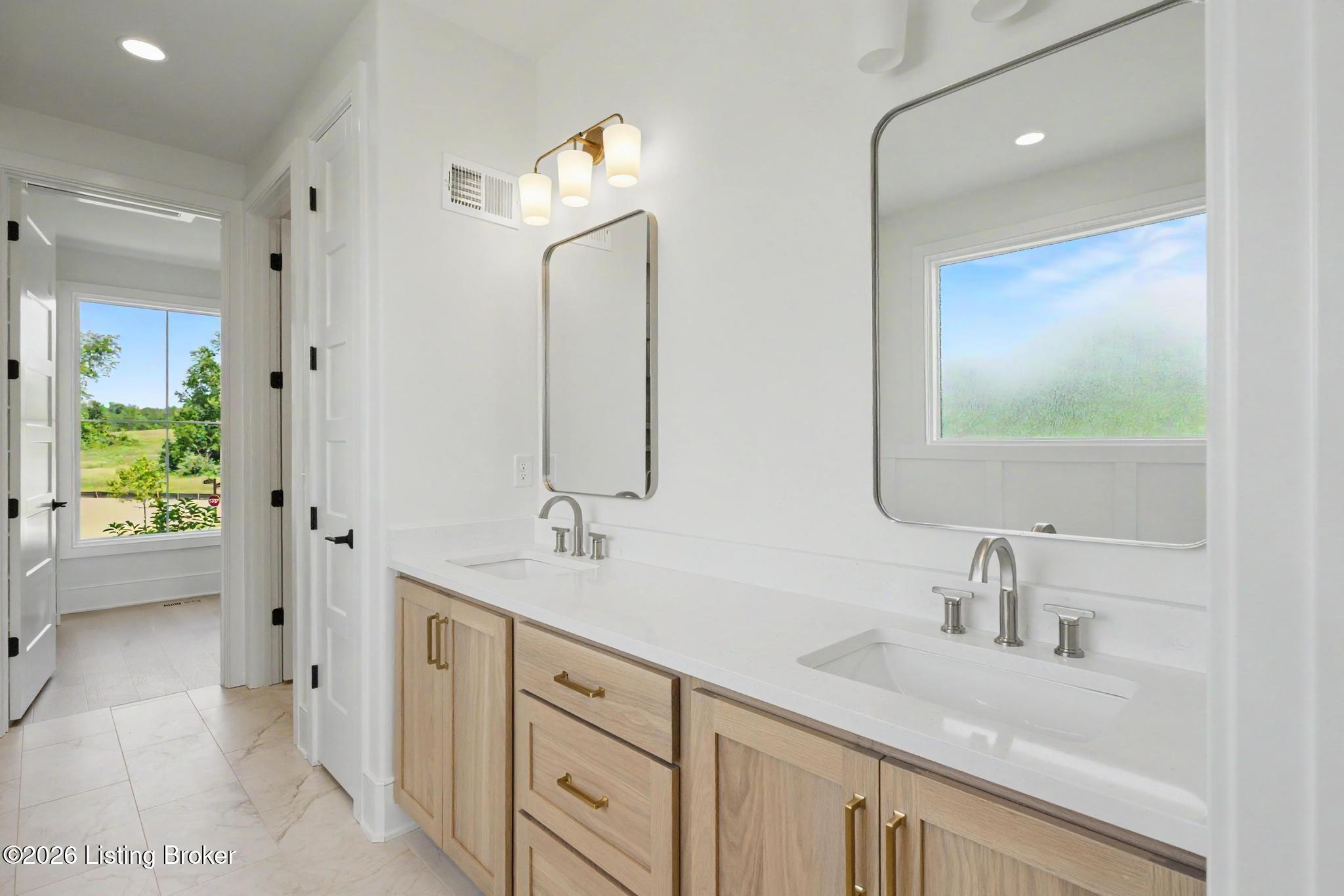 4000 Paramont Commons Boulevard Prospect, KY 40059 - Photo 26 of 60 Primary Suite