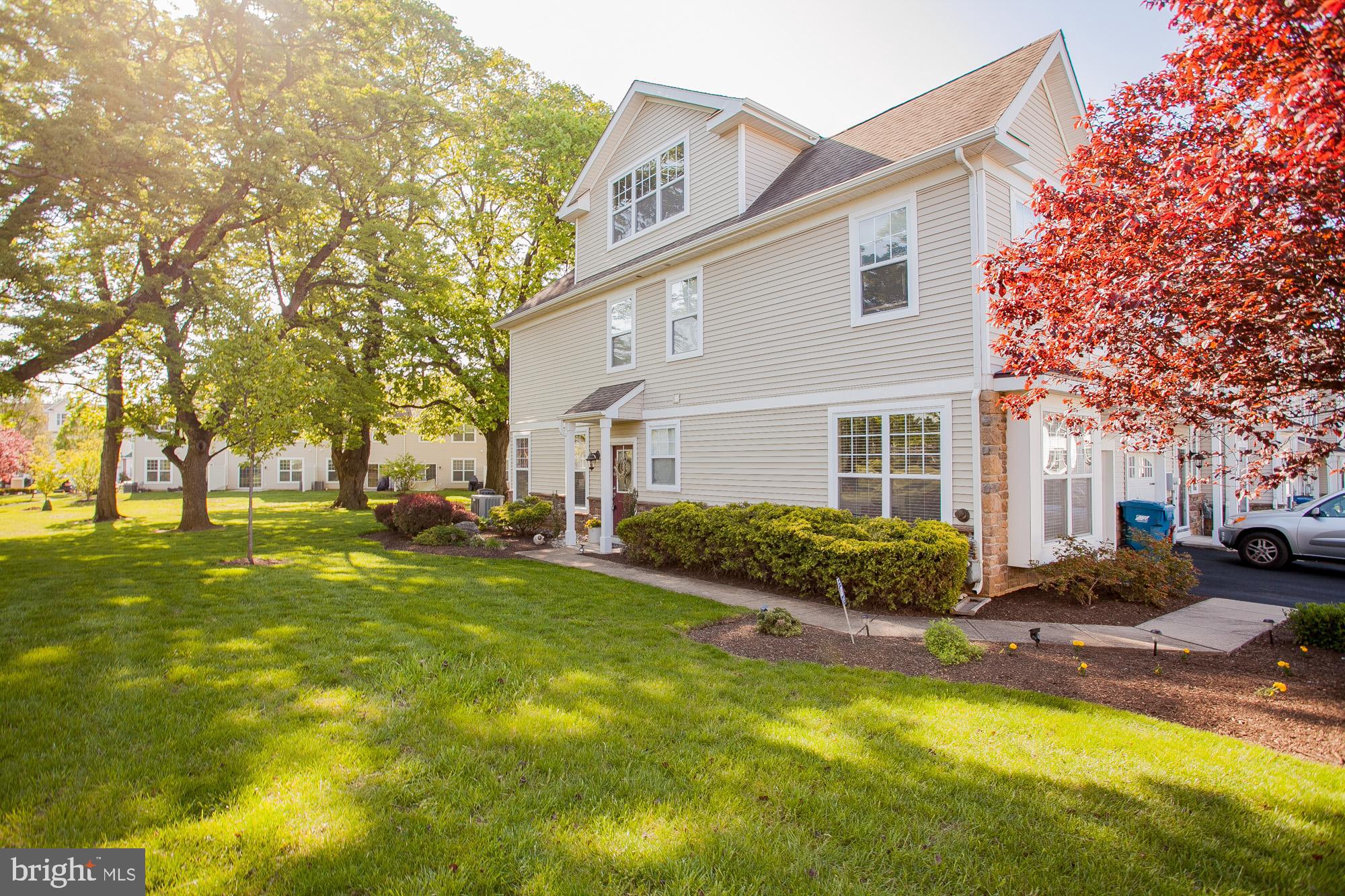 15 Old Cedarbrook Road Wyncote, PA 19095 - Photo 2 of 45 Well maintained and Spacious End Unit