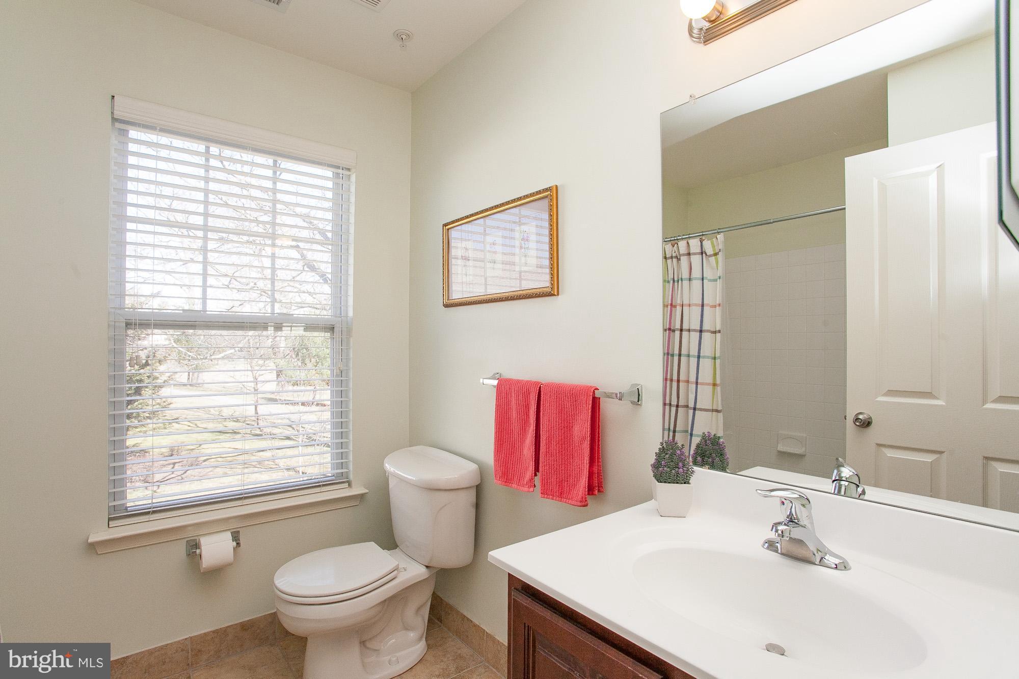 15 Old Cedarbrook Road Wyncote, PA 19095 - Photo 29 of 45 Center Hall Bath | Crisp | Clean Tiled Shower/Tub
