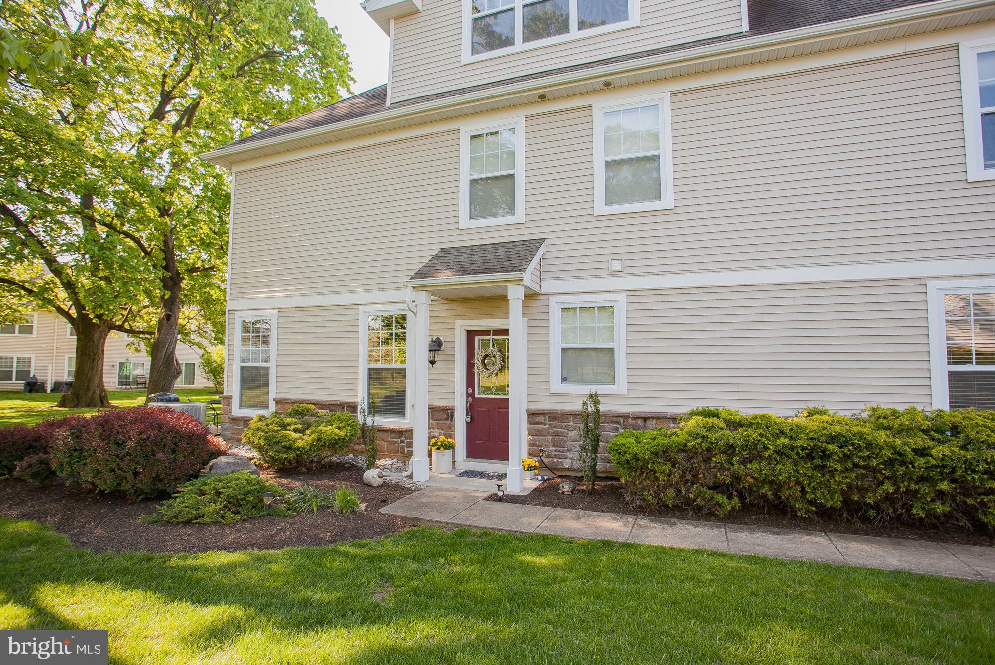 15 Old Cedarbrook Road Wyncote, PA 19095 - Photo 4 of 45 Exterior Spring In bloom
