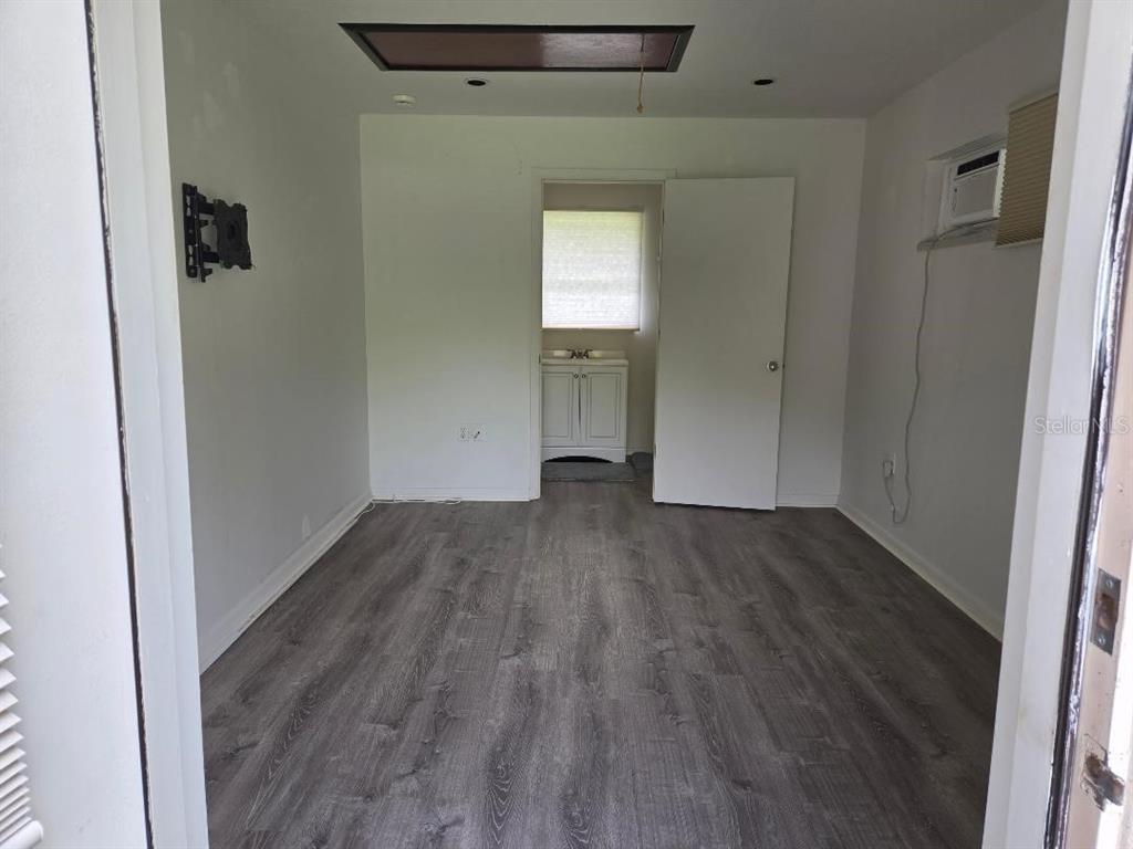 2499 Hillview Street Sarasota, FL 34239 - Photo 17 of 19 Gallery Image 17