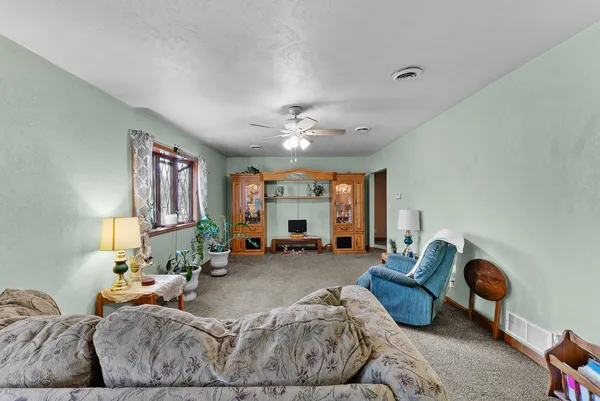 $210,000 | 303 Jefferson Street, New Boston, IL 61272