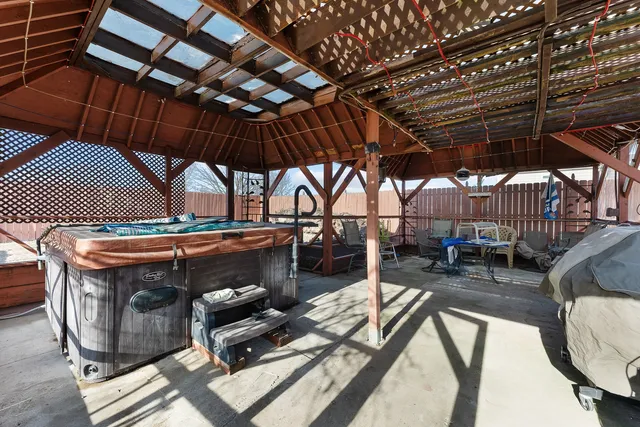 $220,000 | 303 Jefferson Street, New Boston, IL 61272