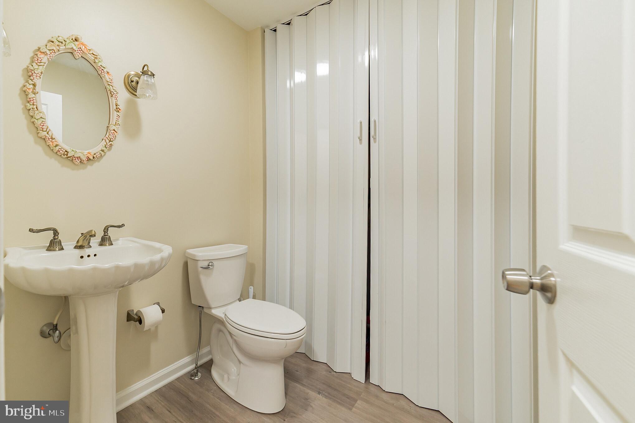 12 Spring Heath Court Baltimore, MD 21244 - Photo 11 of 39 Gallery Image 11