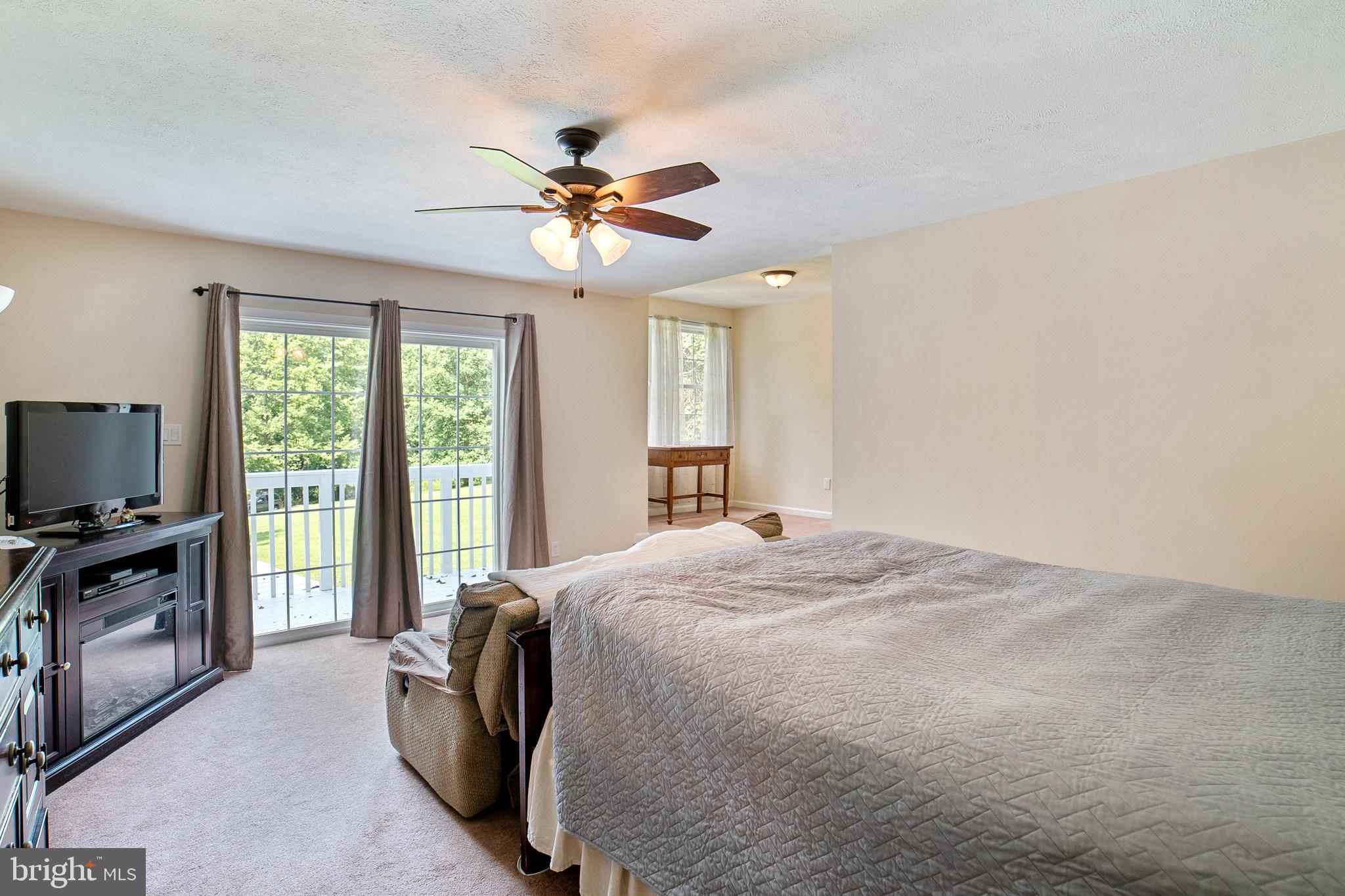 12 Spring Heath Court Baltimore, MD 21244 - Photo 12 of 39 Gallery Image 12