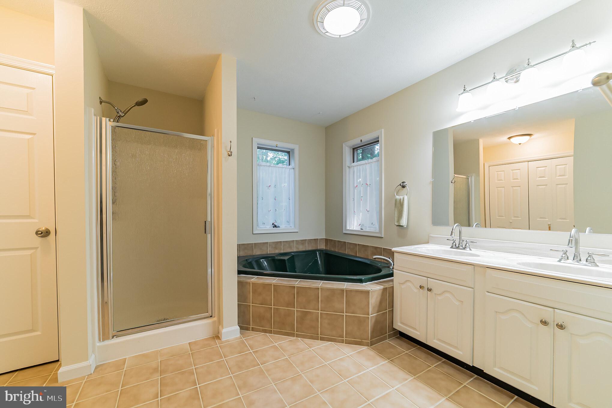 12 Spring Heath Court Baltimore, MD 21244 - Photo 14 of 39 Gallery Image 14