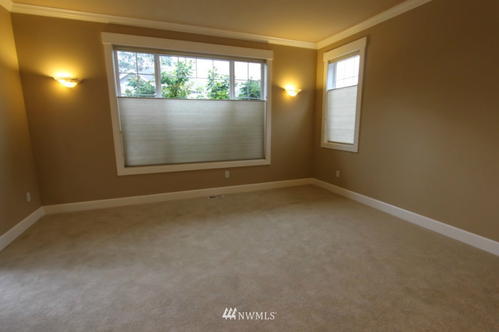 1104 North 27th Place Renton, WA 98056 - Photo 2 of 12 Gallery Image 2