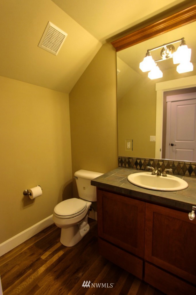1104 North 27th Place Renton, WA 98056 - Photo 4 of 12 Gallery Image 4
