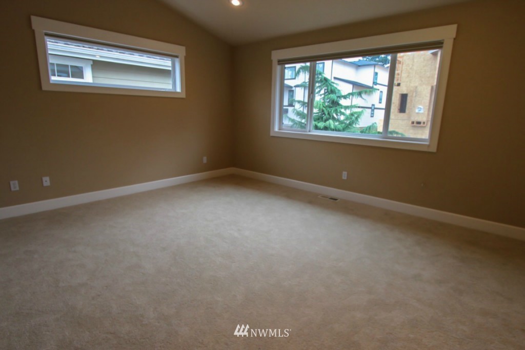 1104 North 27th Place Renton, WA 98056 - Photo 8 of 12 Gallery Image 8