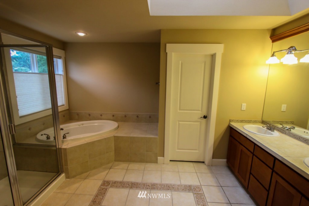 1104 North 27th Place Renton, WA 98056 - Photo 9 of 12 Gallery Image 9