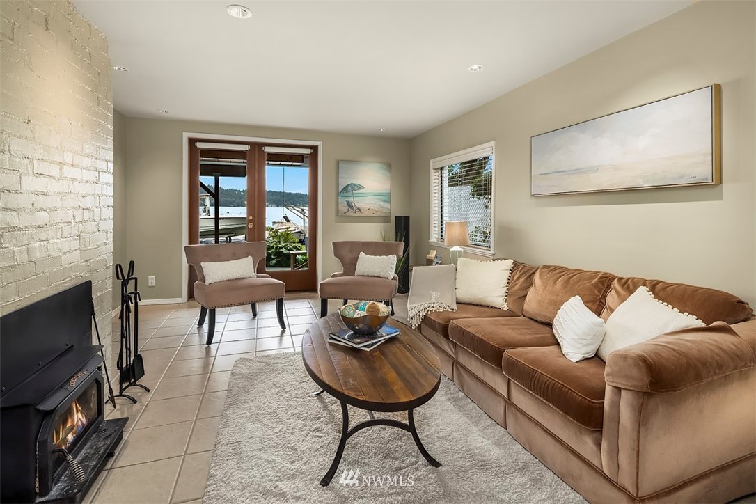 10644 Riviera Place Northeast Seattle, WA 98125 - Photo 18 of 25 Gallery Image 18