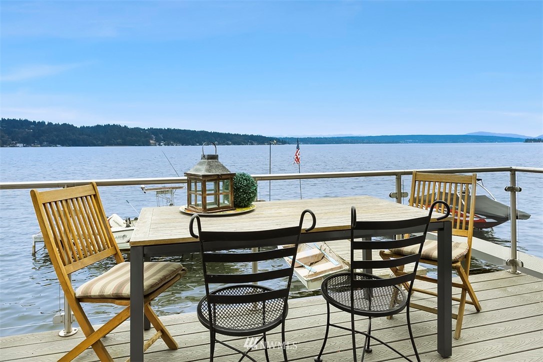10644 Riviera Place Northeast Seattle, WA 98125 - Photo 21 of 25 Gallery Image 21