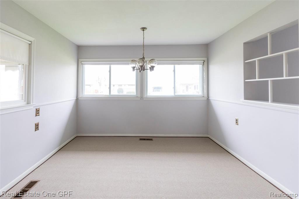 18210 Rainbow Road Fraser, MI 48026 - Photo 10 of 41