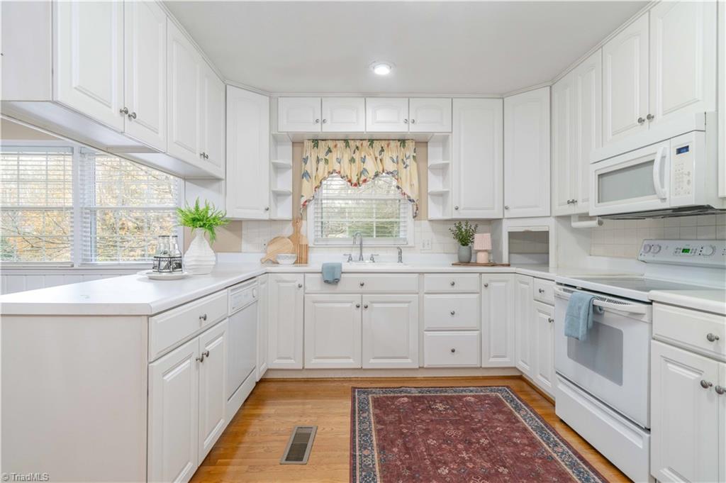 2910 Hope Valley Road Winston-Salem, NC 27106 - Photo 11 of 28