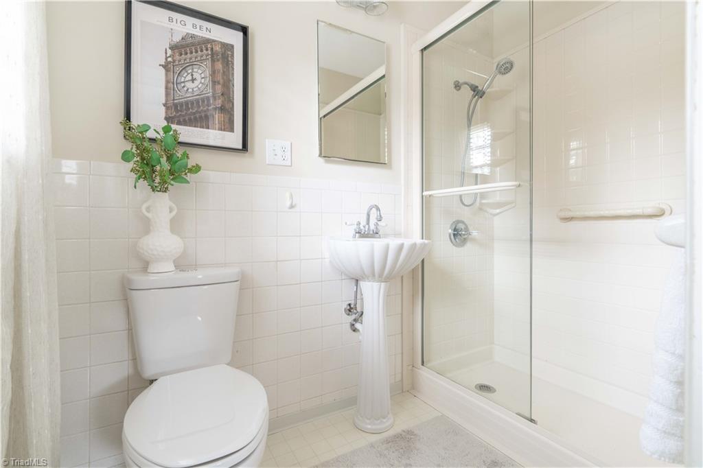 2910 Hope Valley Road Winston-Salem, NC 27106 - Photo 16 of 28