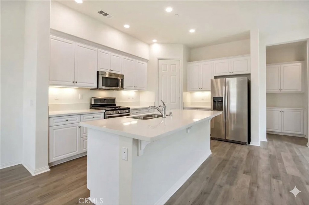 103 Plateau Irvine, CA 92618 - Photo 8 of 19