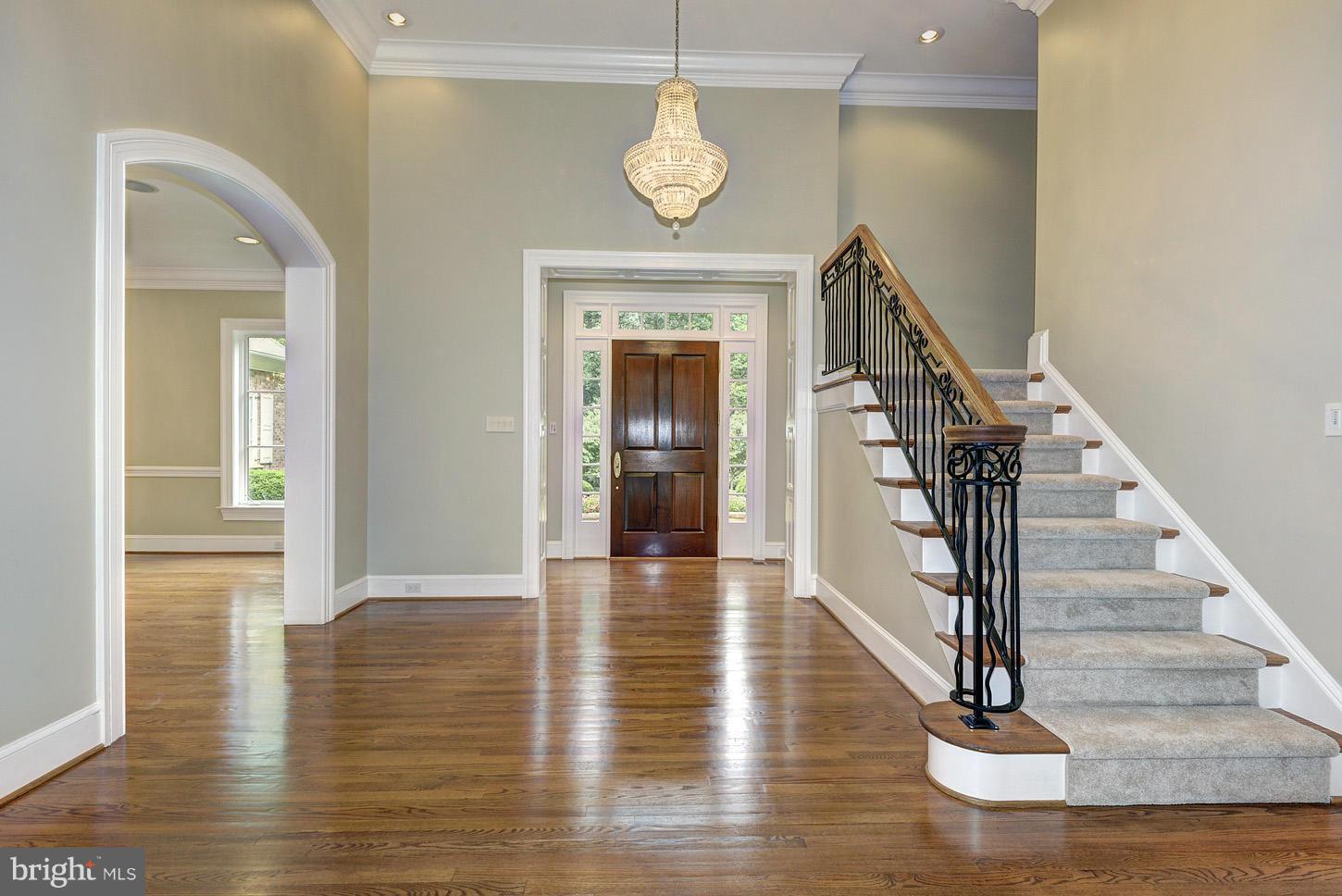 1862 Brothers Road Vienna, VA 22182 - Photo 2 of 30 Foyer
