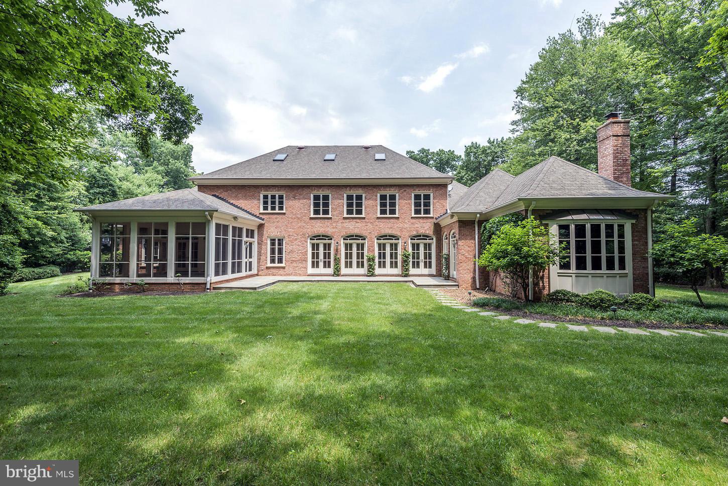 1862 Brothers Road Vienna, VA 22182 - Photo 25 of 30 Exterior (Rear)