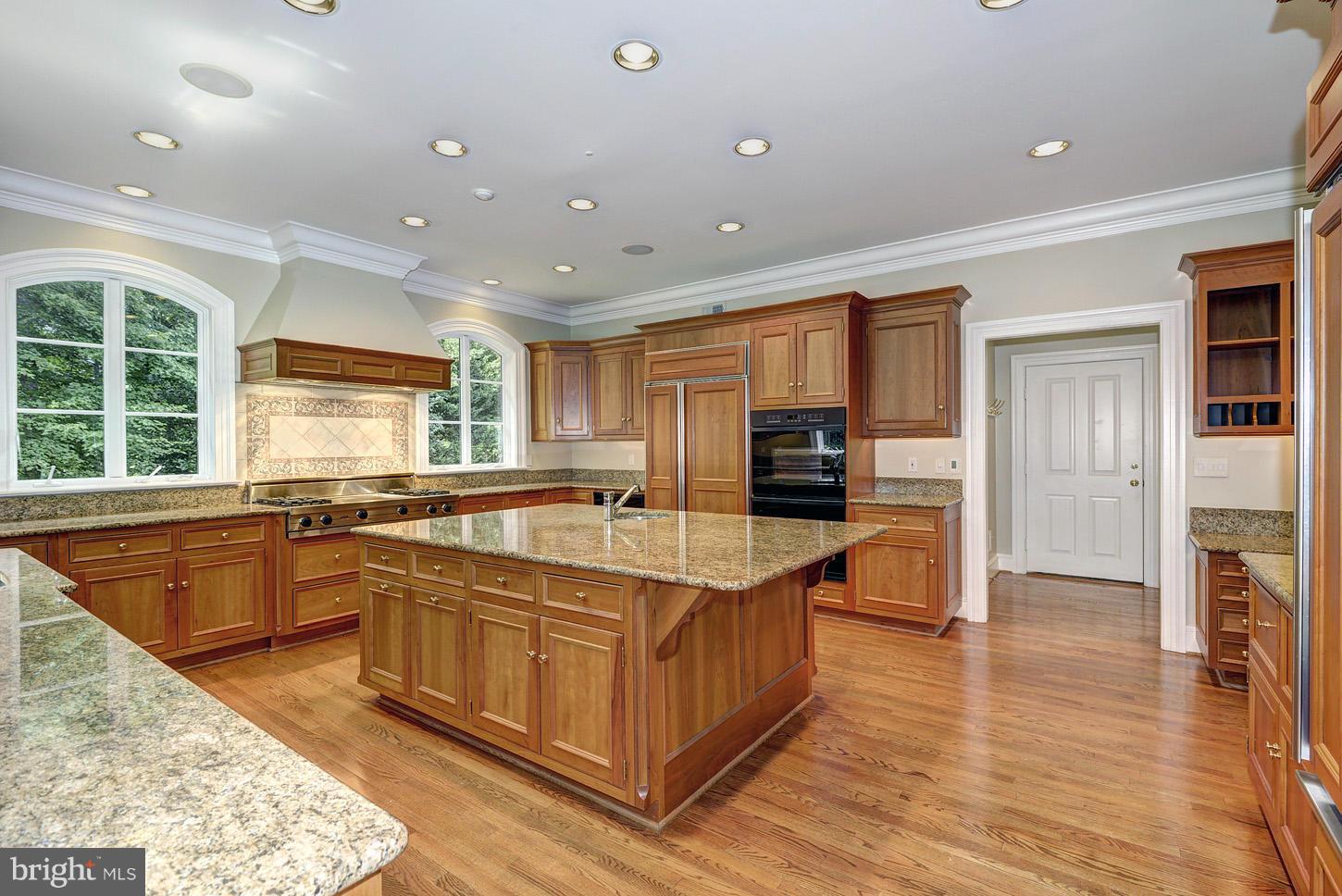 1862 Brothers Road Vienna, VA 22182 - Photo 7 of 30 Kitchen