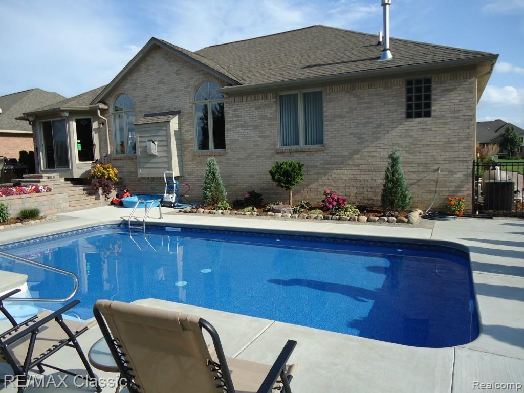 16301 Moore Park Road Macomb, MI 48044 - Photo 14 of 52 DSC00280.jpg