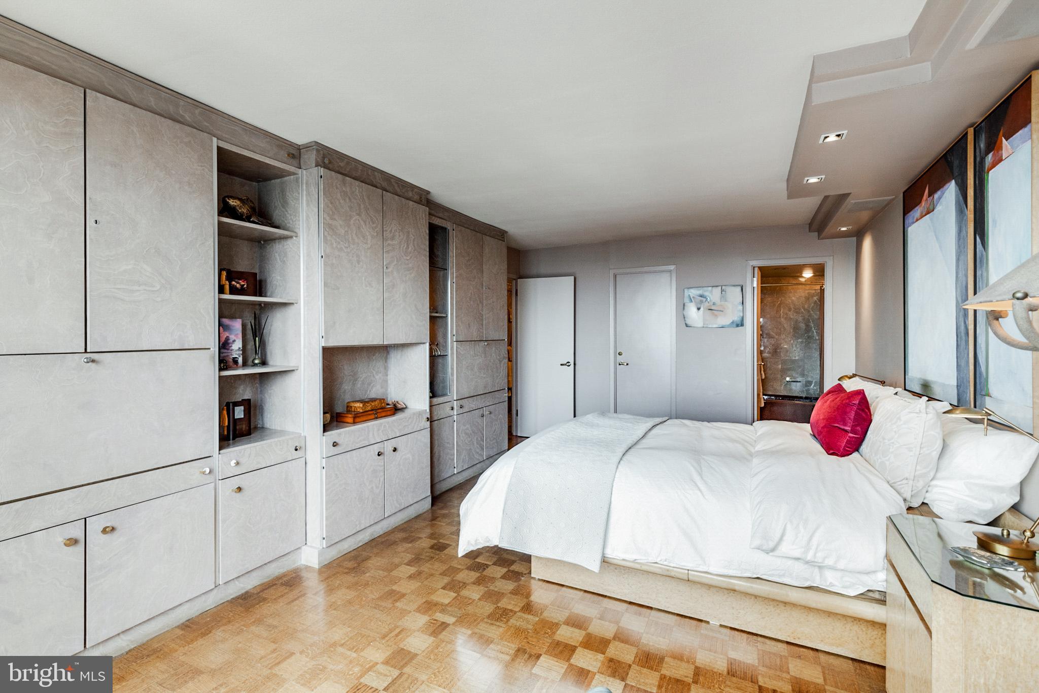 224 West Rittenhouse Square, Unit 1710 Philadelphia, PA 19103 - Photo 11 of 26 Gallery Image 11