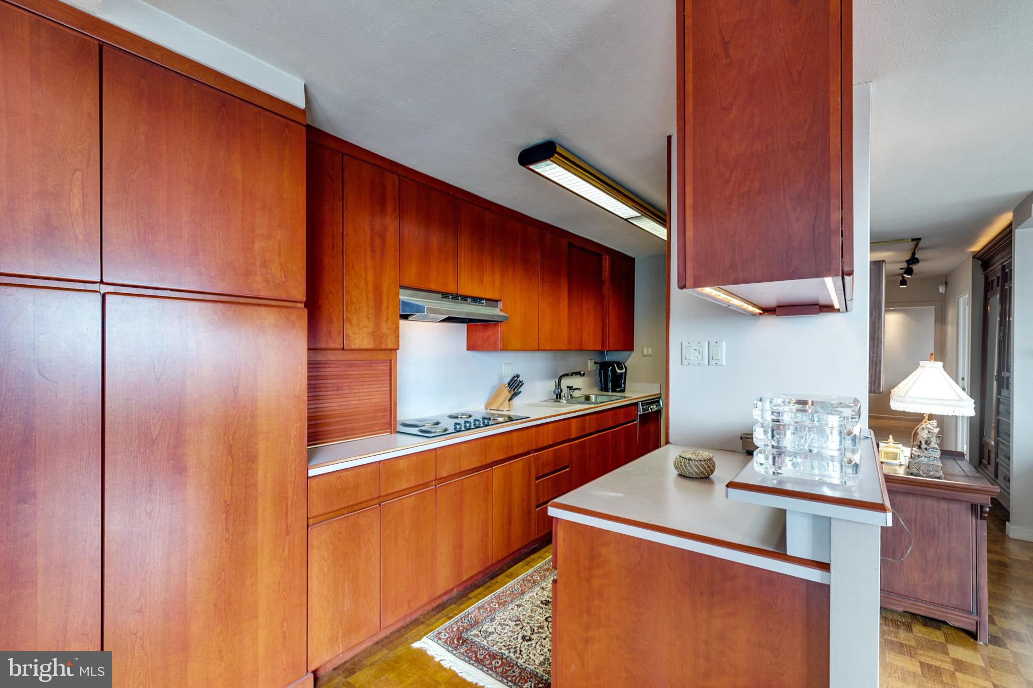 224 West Rittenhouse Square, Unit 1710 Philadelphia, PA 19103 - Photo 4 of 26 Gallery Image 4