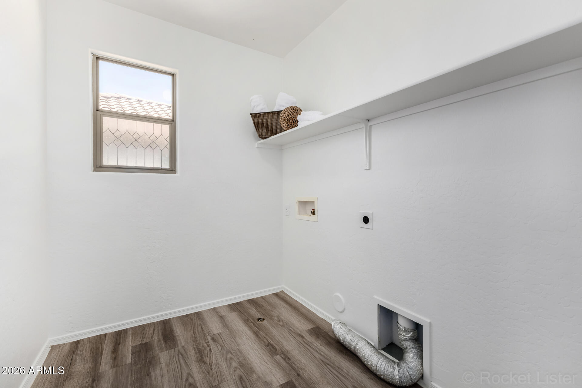 3784 East Chickadee Road Gilbert, AZ 85297 - Photo 28 of 34 Large laundry room