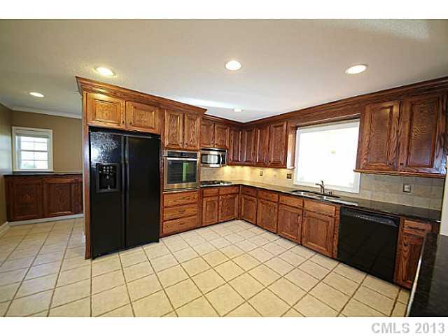5901 Brookhaven Road Charlotte, NC 28210 - Photo 6 of 16 Gallery Image 6