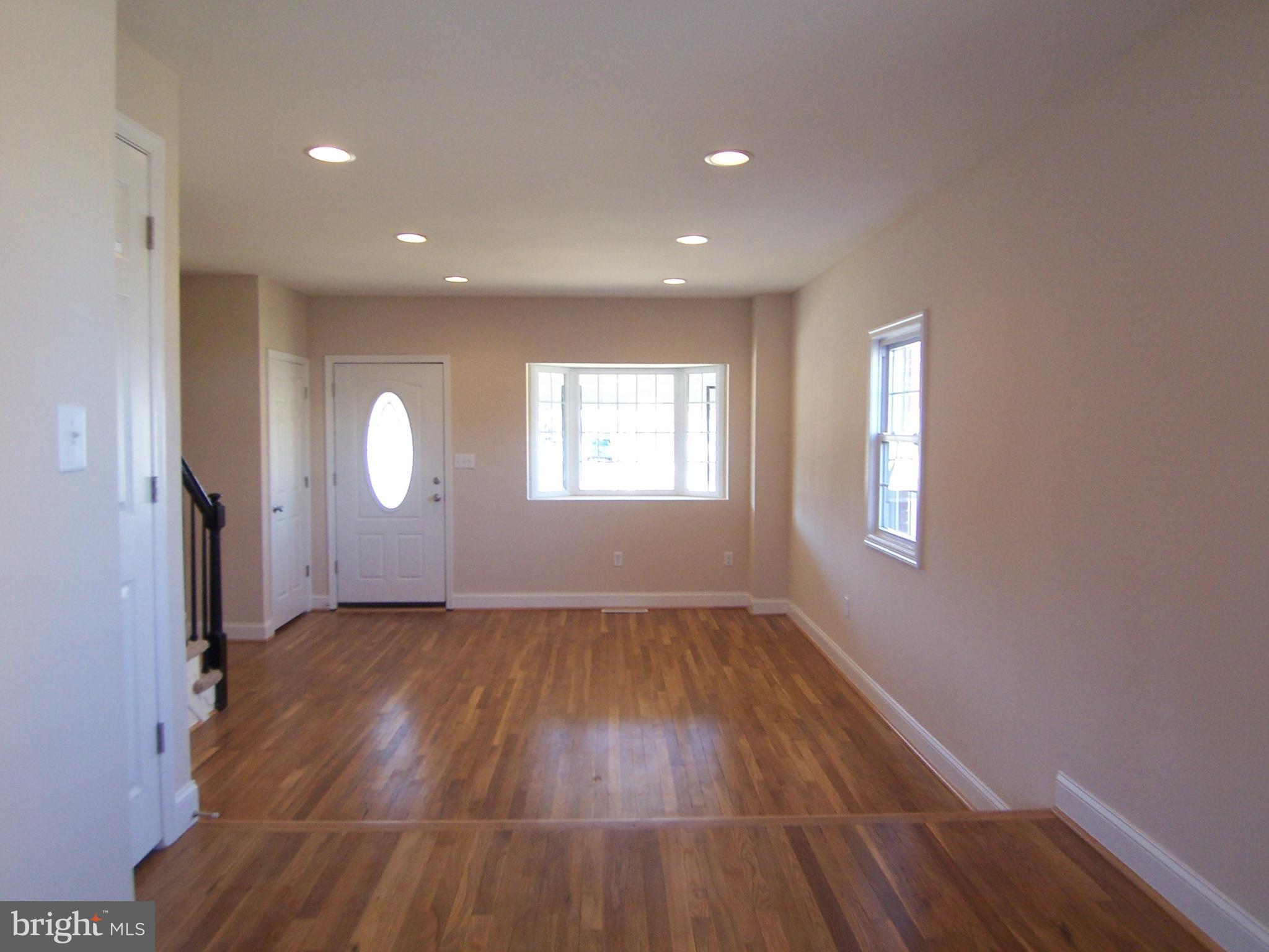 8200 Gray Haven Road Baltimore, MD 21222 - Photo 6 of 29 Living Room