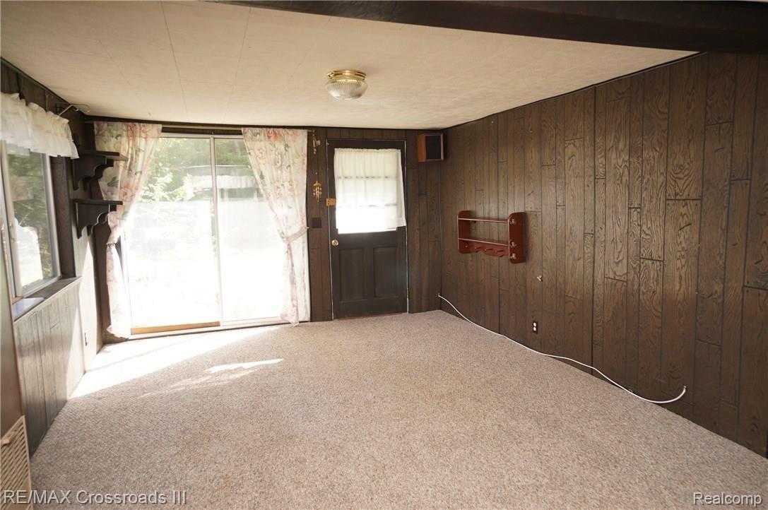21775 Sherwood Road Belleville, MI 48111 - Photo 9 of 20 FAMILY ROOM