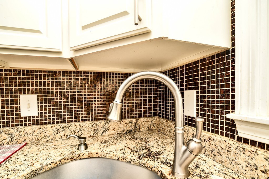 7 Bearhill Road Woburn, MA 01801 - Photo 5 of 20 Gallery Image 5