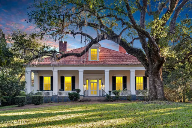$975,000 | 109 Carmel Church Road, Natchez, MS 39120