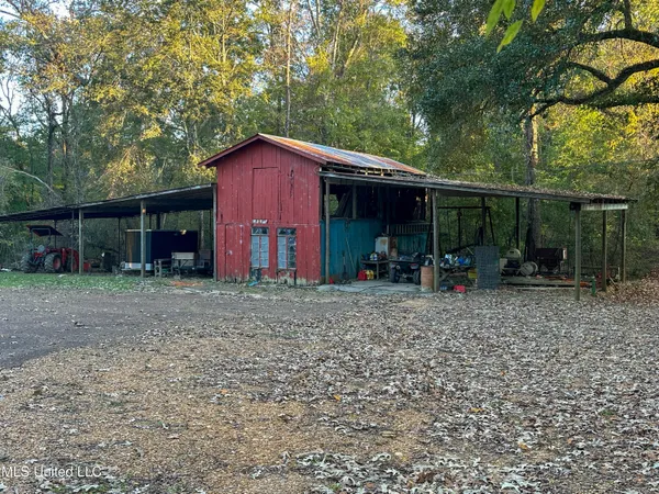 $975,000 | 109 Carmel Church Road, Natchez, MS 39120