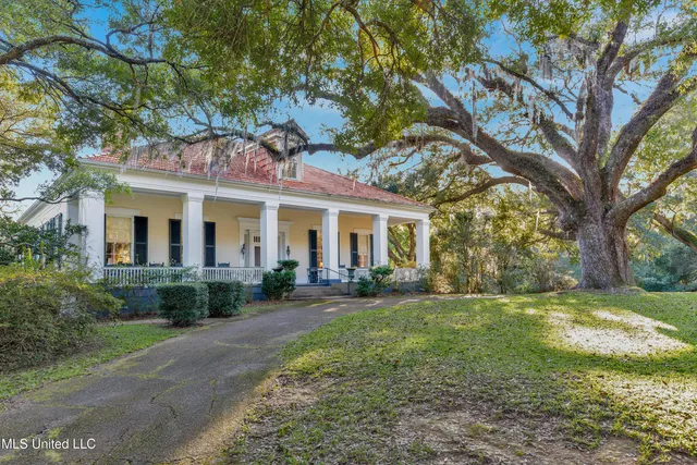 $975,000 | 109 Carmel Church Road, Natchez, MS 39120