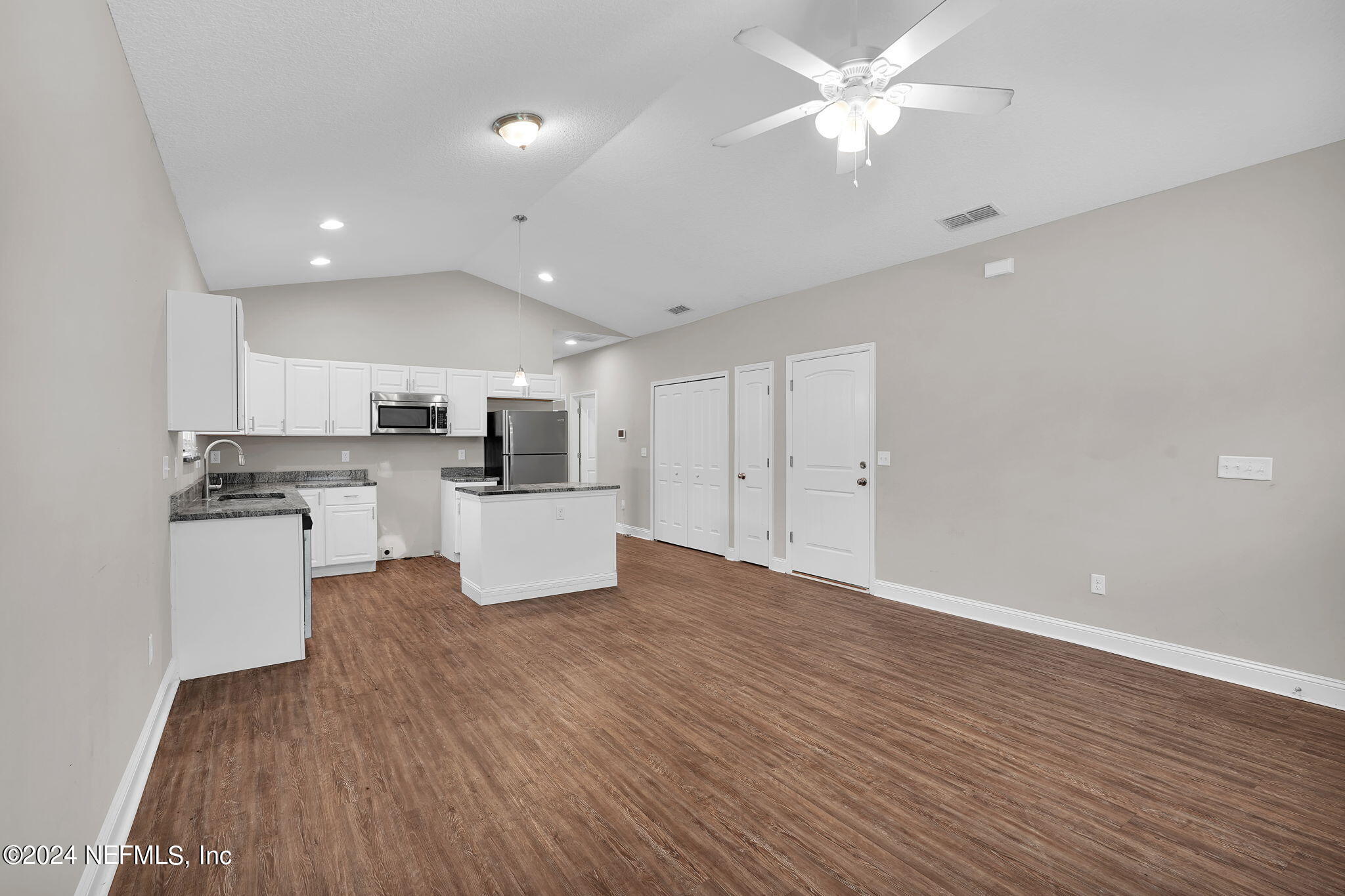 6537 Bob O Link Road Jacksonville, FL 32219 - Photo 10 of 31 10-web-or-mls-6537 Bob O Link_010