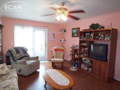 3001 East Copas Road Owosso, MI 48867 - Photo 3 of 19 20424059-2.JPG