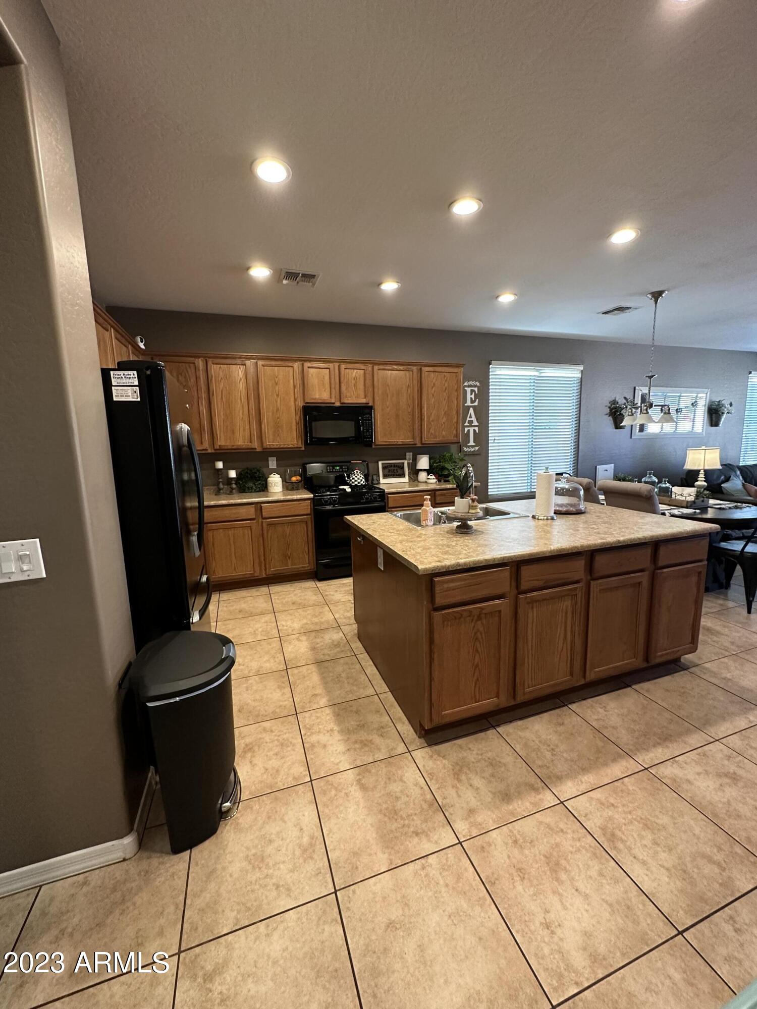 6864 West Ridgeline Road Peoria, AZ 85383 - Photo 9 of 44 image_67176961