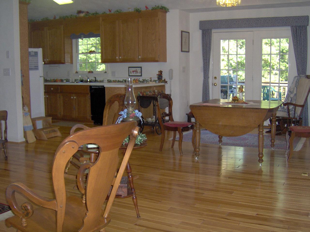 1080 Mead Valley Road Moneta, VA 24121 - Photo 3 of 9 Dining Area